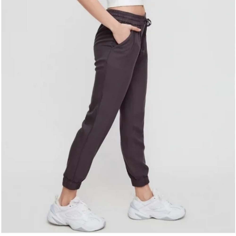 Aritzia Talula gray joggers XS